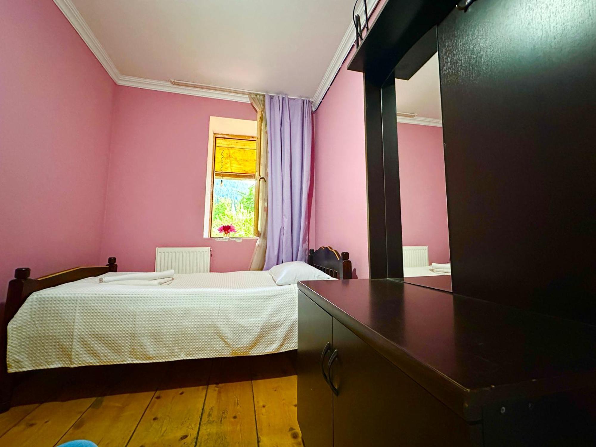 מסטיה Mziuri Guest House מראה חיצוני תמונה